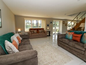 Living area - Little Penrhosgoch Barn, Rhayader (Llandrindod Wells)