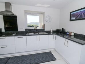 Dishwasher - Little Penrhosgoch Barn, Rhayader (Llandrindod Wells)