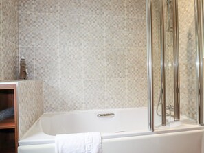 Shower - 23 Bossiney Bay, Tintagel (Tintagel)