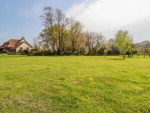 Property grounds - Little Oaklands, Lostwithiel (Lerryn)