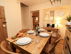 Dining - Beacon Cottage, Pickering (Pickering)