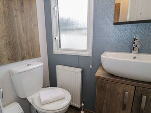 Shower - Woodlands Gold (WO 41), Ruthin (Ruthin)
