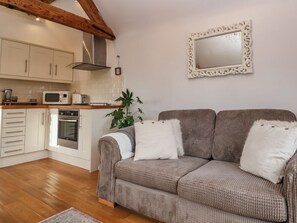 Living area - The Cow Shed, Bridgnorth. 1bed (Bridgnorth)