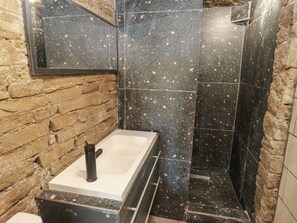 Shower - Myrtle Vista, Cross Roads (Keighley)