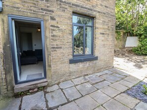 Exterior detail - Myrtle Vista, Cross Roads (Keighley)