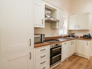 Private kitchen - Afonwy House, Rhayader, Powys. (Rhayader)
