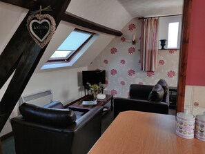 Living area - The Coach House Retreat (Bridgwater)