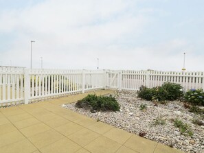 Property grounds - WELYMORA: Charming Townhouse Retreat (Pwllheli)