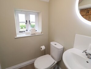 Shower - 6 Gravel Hill, Burnham Market (King's Lynn)