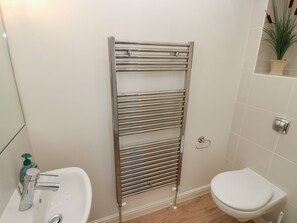 Shower - Vermont J30, Yarmouth (Yarmouth)