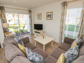 Living area - Vermont J30, Yarmouth (Yarmouth)