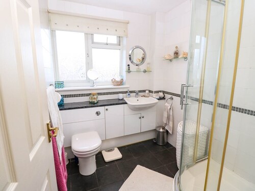 14 Shorwell, Netley Abbey