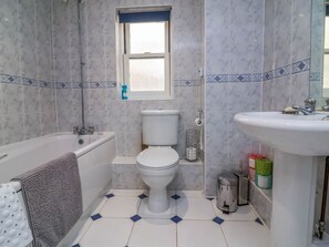 Shower - 6 Wildersmouth Court Apartments, Ilfracombe (Ilfracombe)