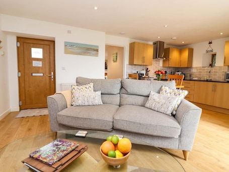 Fireplace. RAME, pet-friendly, woodburning stove, Tideford