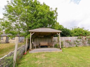 Terrace/patio - Mallows Byre, Yetminster 2 bed (Sherborne)