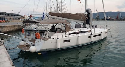 Sun-Kissed Sailing Adventure in the Sporades Islands from Volos, Thessaly