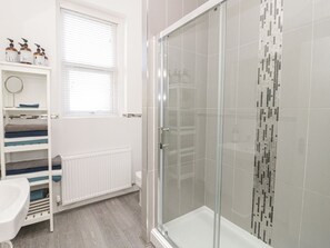 Shower - Flat 2, Llandudno, Conwy (Llandudno)