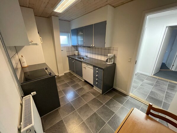 Family Apartment | Private kitchen - Marskferie Tønder - Motel & Apartments (Tønder)