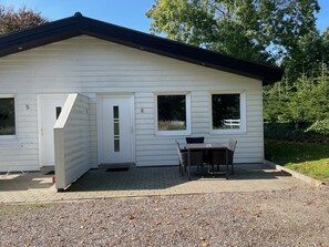 Comfort appartement, uitzicht op tuin | Buiten dineren