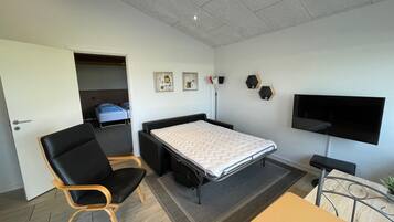 Comfort-lejlighed - udsigt til have