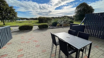 Comfort Apartment, Garden View | Outdoor dining