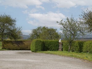 Property grounds - 1 Gilpin House, Levens Cumbria (Kendal)