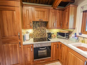 Dishwasher, highchair - Lakeside Lodge Retreat, Tattershall (Tattershall)