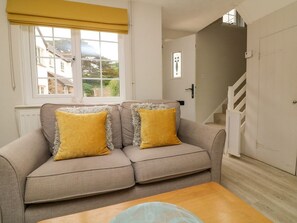 Living area - Swallow Cottage, Ilfracombe (Ilfracombe)