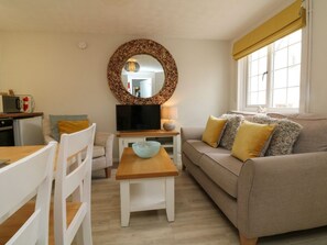 Living area - Swallow Cottage, Ilfracombe (Ilfracombe)