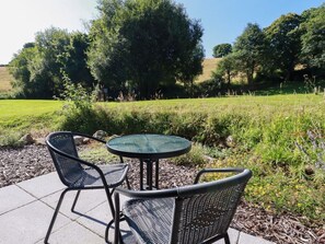 Outdoor dining - Peony Cottage, Polgooth (St. Austell)