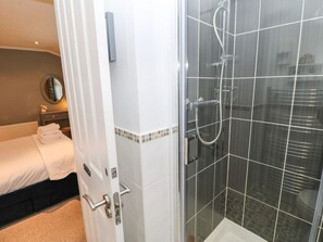 Shower - Fairway View Lodge, Felton (Morpeth)