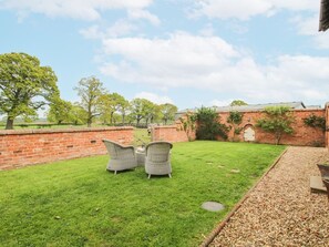 Property grounds - Willow Grange Annex, Ellesmere (Ellesmere)