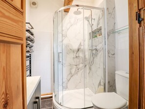 Shower - Swallow Cottage, Winkhill (Leek)