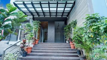 House | Reception