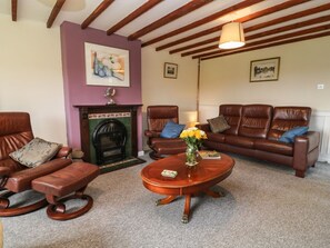 Living area - 26 Tansey, Shepton Mallet (Shepton Mallet)