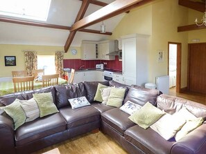Living area - Bran Goesgoch, Holyhead (Holyhead)