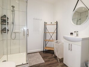 Shower - Penn-An-Vownder, Quintrell Downs (Newquay)