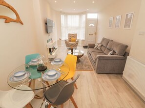 Dining - Bay View, in Criccieth, Wales. (Criccieth)
