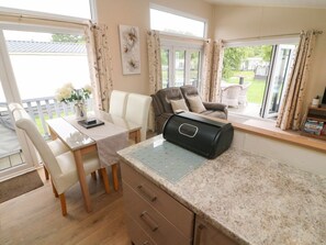 Interior - Waterside lodge, Tewitfield (Carnforth)