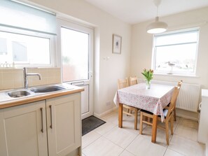 Dining - Castle Cove, Abergele (Abergele)