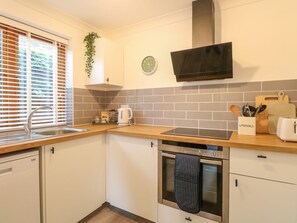 Dishwasher - Annex at Number 4, Coltishall. (Norwich)