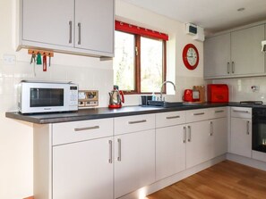 Private kitchen - Hazel Cottage: Cozy Retreat (Bude)