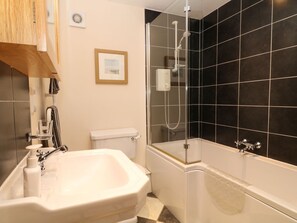 Shower - Hazel Cottage: Cozy Retreat (Bude)