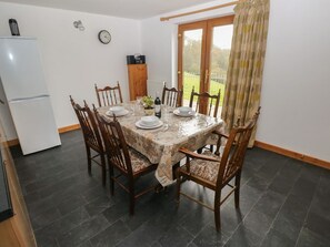 Dining - Bwthyn-y-Rhiw, Llandeilo (Llandeilo)