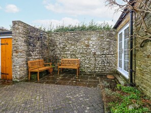 Terrace/patio - Charming Old Mill 1 in Askrigg (Leyburn)
