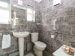 Shower - 20 Siesta Mar, Mundesley (Norwich)