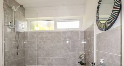 Manorcombe Bungalow, Gunnislake