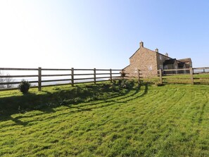 Property grounds - Katy's Cottage, Skipton (Skipton)