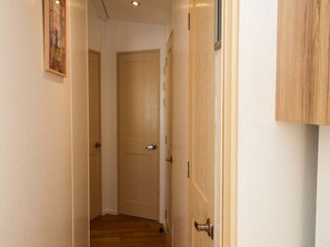 Interior - 21 Poplar Avenue, Felixstowe, Suffolk (Felixstowe)