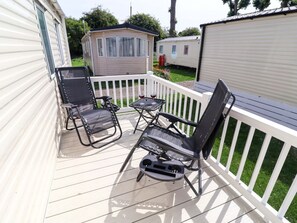 Property grounds - 21 Poplar Avenue, Felixstowe, Suffolk (Felixstowe)